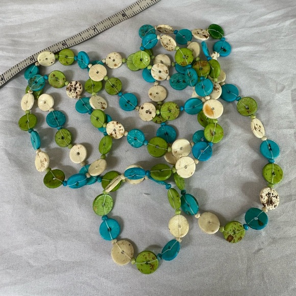 Splatter wood beaded necklace - Picture 7 of 8